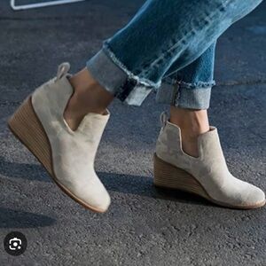 Tom's Kallie wedge bootie
